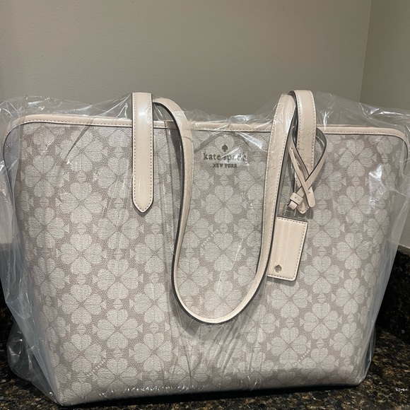 NWT Kate Spade SPADE FLOWER COATED CANVAS LARGE TOTE & Matching Wristlet Beige - Picture 2 of 13